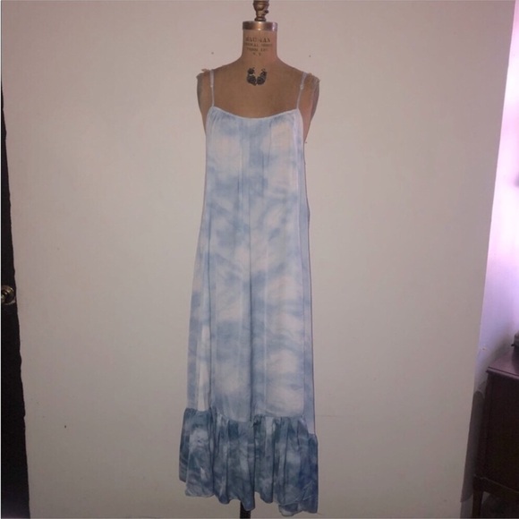 Free People] Blue White Tie dye Ruffle Cami Slip Maxi Dress. - Picture 4 of 10